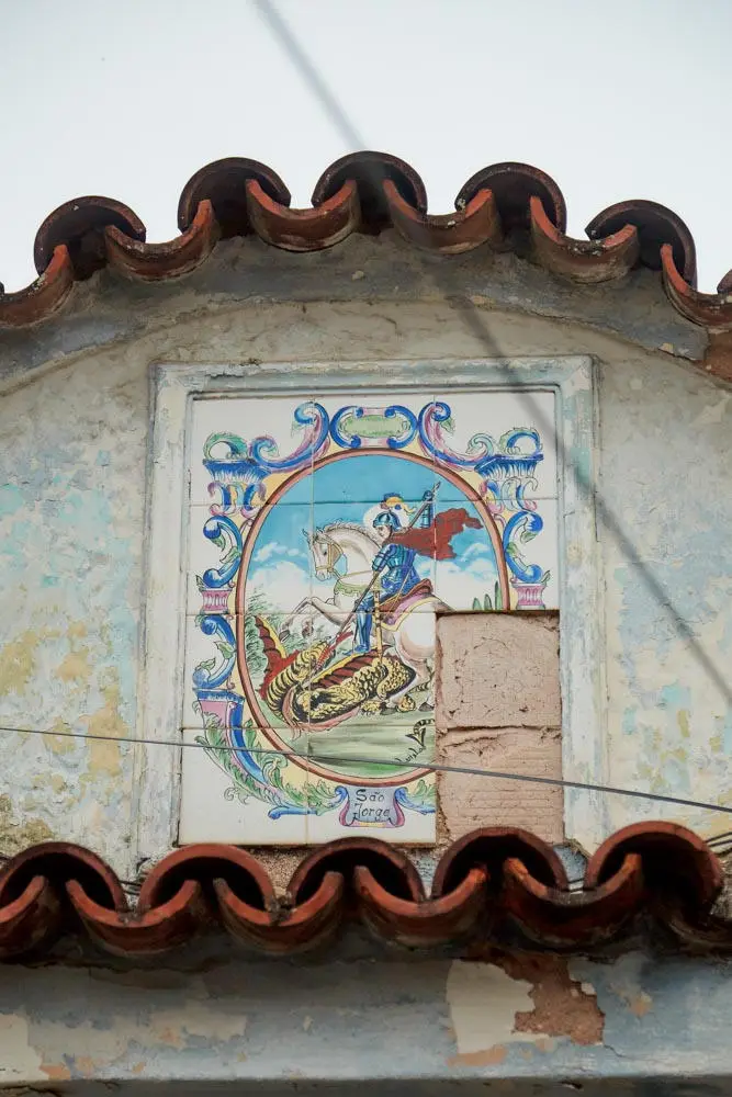 Muro e quintal de casa
